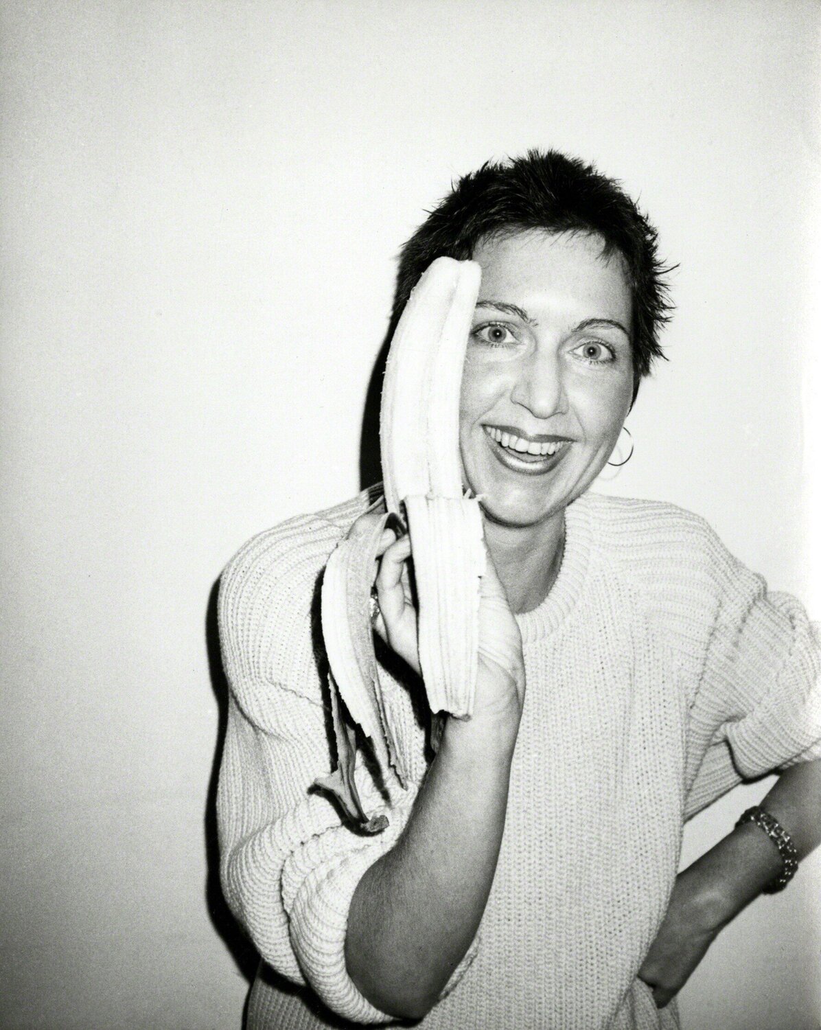 Pat Hackett with conjoined twins banana Andy Warhol Fotografia in vendita
