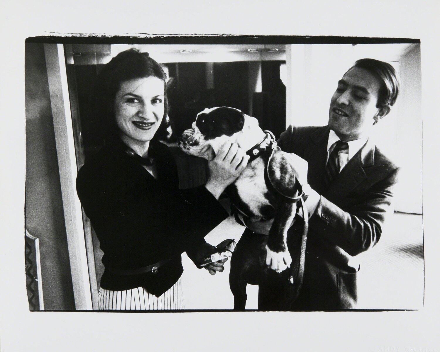 Paloma Picasso and Raphael Lopez Sanchez with a Dog Andy Warhol Fotografie zu verkaufen