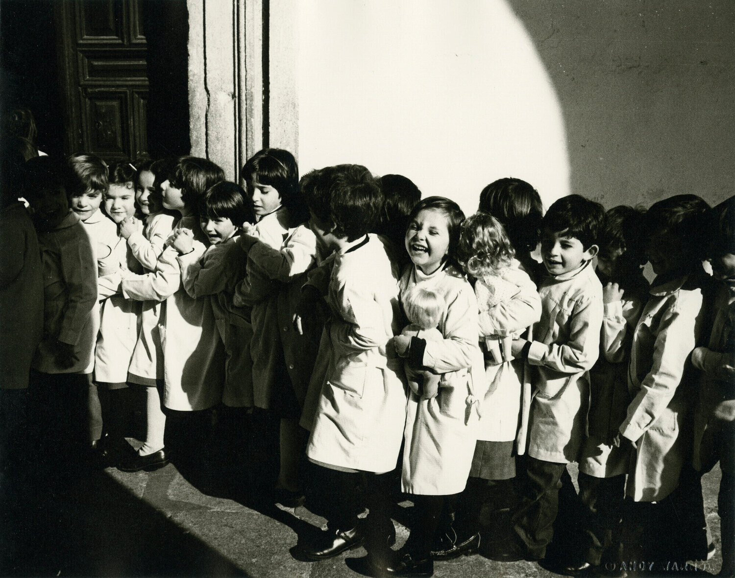Schoolchildren in Spain Andy Warhol Fotografia in vendita