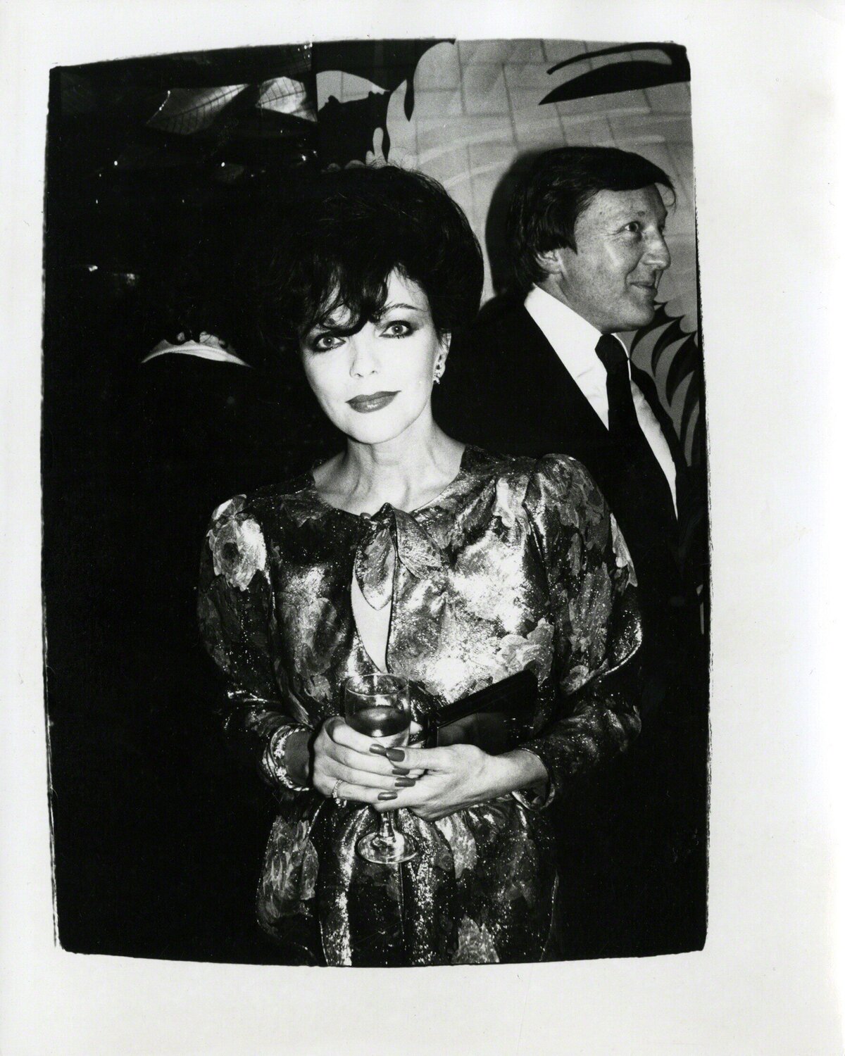 Joan Collins at nightclub Andy Warhol Fotografia in vendita