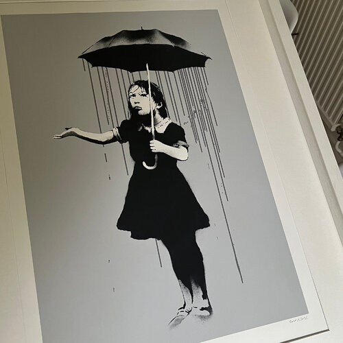NOLA (Grey Rain) (Signed) van Banksy, Afdruk te koop op Singulart