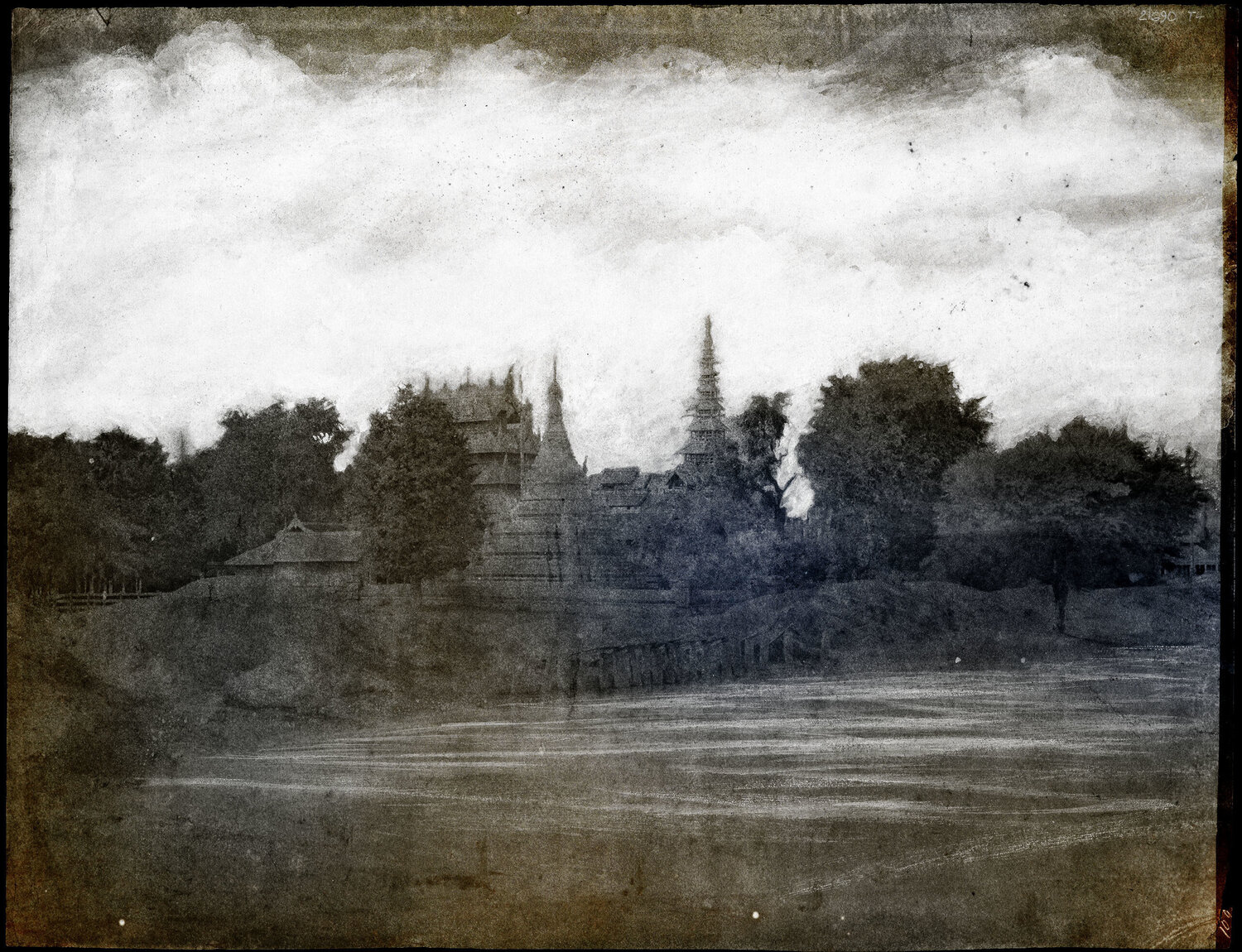 Tripe_10 Amerapoora. Shwe.doung-dyk Pagoda. Thomas Ruff Stampa in vendita