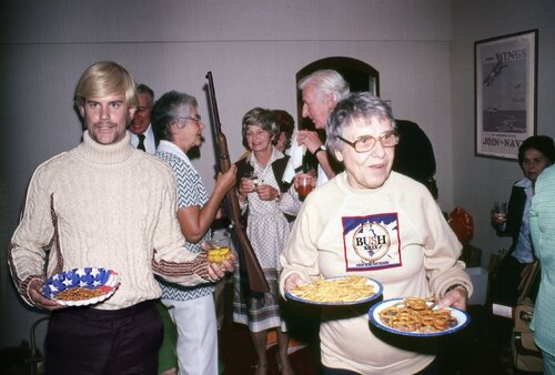 Recollections in America: Party Snacks & Rifle, Los Angeles van David LaChapelle, Fotografie te koop op Singulart