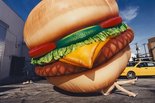 Death by Hamburger van David LaChapelle, Fotografie te koop op Singulart