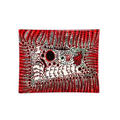 WOMEN WAIT FOR LOVE, BUT MEN ALWAYS WALK A 草間彌生 瓷盤 par Yayoi Kusama, Autres supports en vente sur Singulart