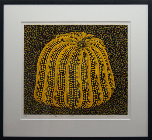 Yellow colored pumpkin di Yayoi Kusama, Stampa in vendita su Singulart