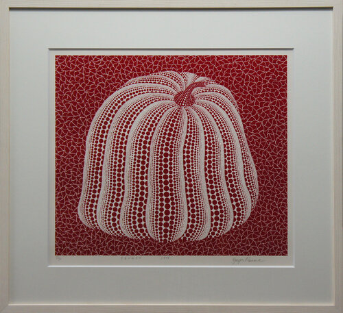 Red colored pumpkin di Yayoi Kusama, Pittura in vendita su Singulart