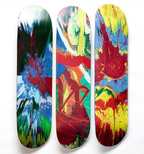 Set of Three Supreme Skateboards par Damien Hirst, Édition en vente sur Singulart