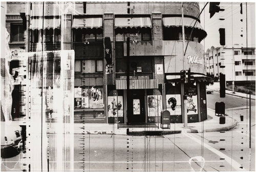 Whiskey A-Go-Go (from The Sunset Strip series) di Ed Ruscha, Fotografia in vendita su Singulart