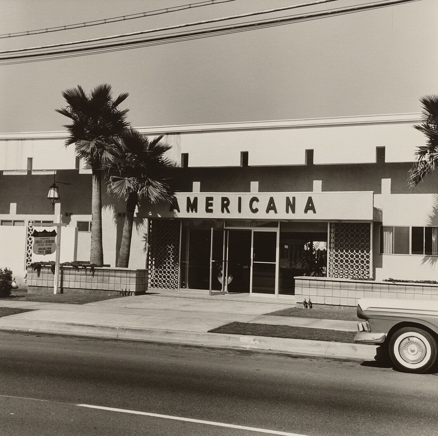 Americana from Twentvfive Apartments Ed Ruscha Fotografie zu verkaufen