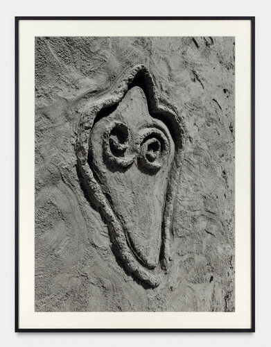 Sandwoman van Ana Mendieta, Fotografie te koop op Singulart