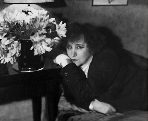 Colette, Paris (from A Portfolio of Ten Prints) par André Kertész, Photographie en vente sur Singulart