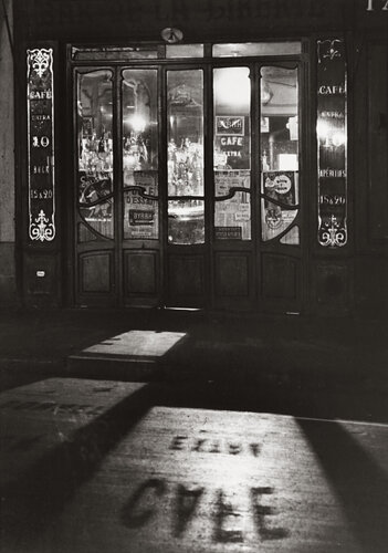 Café Extra par André Kertész, Photographie en vente sur Singulart