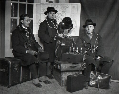 Paul Dermée, Prampolini and Seuphor, Paris par André Kertész, Photographie en vente sur Singulart