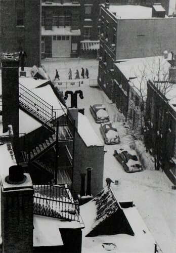 McDougal Alley, Washington Square van André Kertész, Fotografie te koop op Singulart