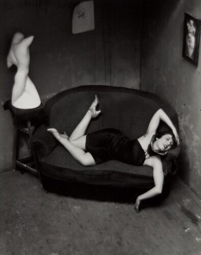 Satiric Dancer Paris van André Kertész, Fotografie te koop op Singulart