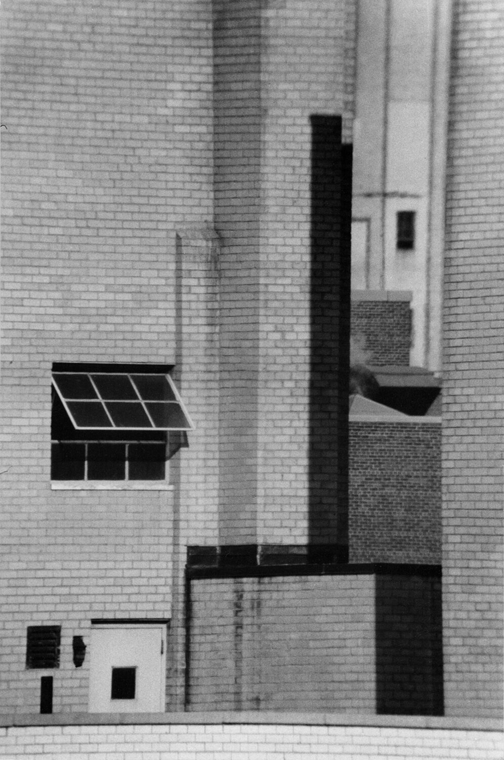 Brick Walls, New York, October 23, 1961 André Kertész Fotografie zu verkaufen