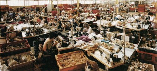 Steiff, Höchstatt de Andreas Gursky, Fotografía a la venta en Singulart