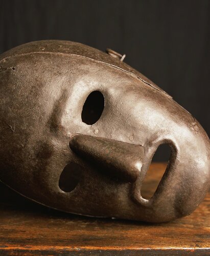 Fool’s Mask IV, Hever Castle, England (Torture) van Andres Serrano, Fotografie te koop op Singulart