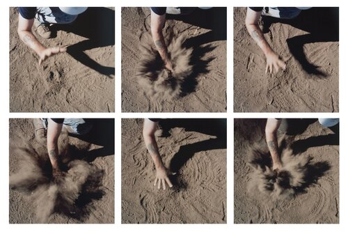 Hand Hit Site Dust, Presidio Spire von Andy Goldsworthy, Fotografie kaufen auf Singulart