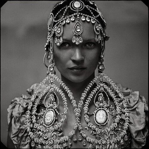 Kate Moss by Annie Leibovitz, 사진 for Sale on Singulart