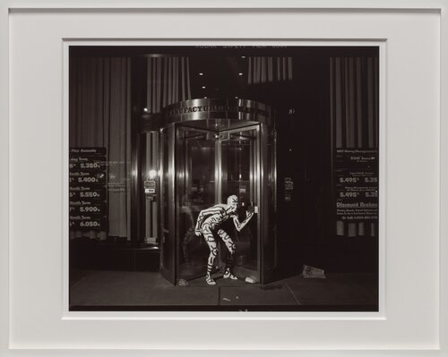 Keith Haring. Times Square, New York City, 1986 by Annie Leibovitz, 사진 for Sale on Singulart