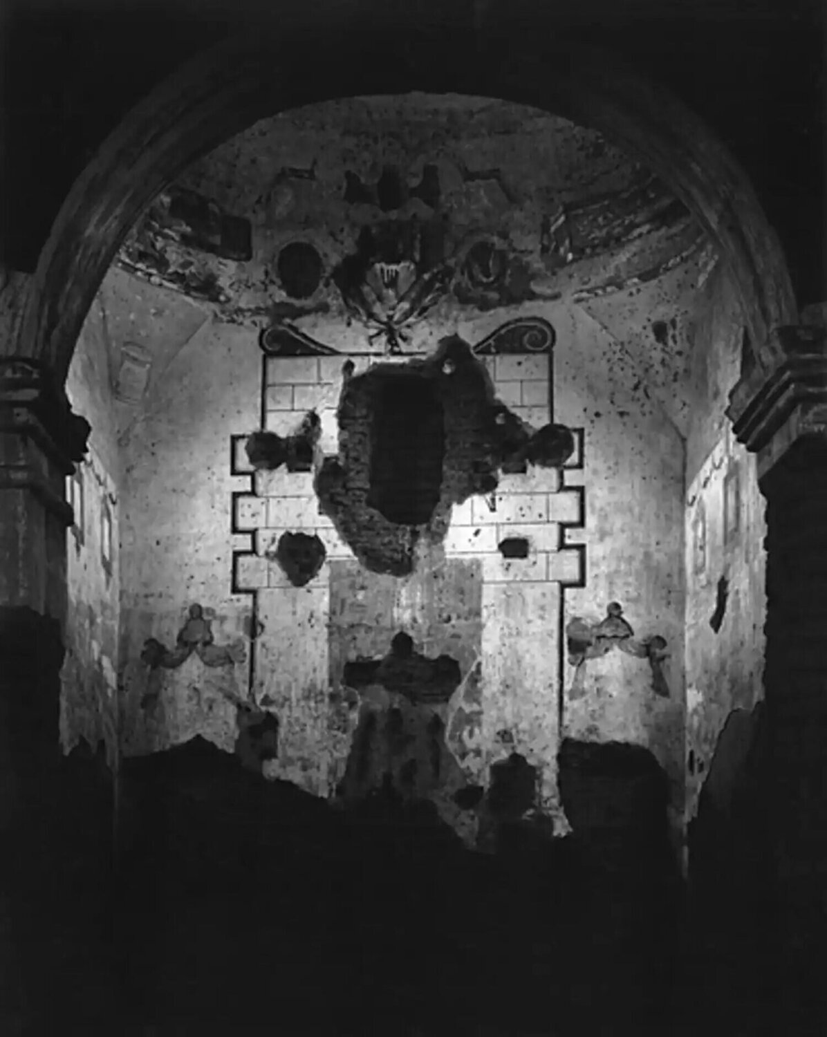 Interior of Tumacacori Mission, AZ Ansel Adams Fotografie zu verkaufen