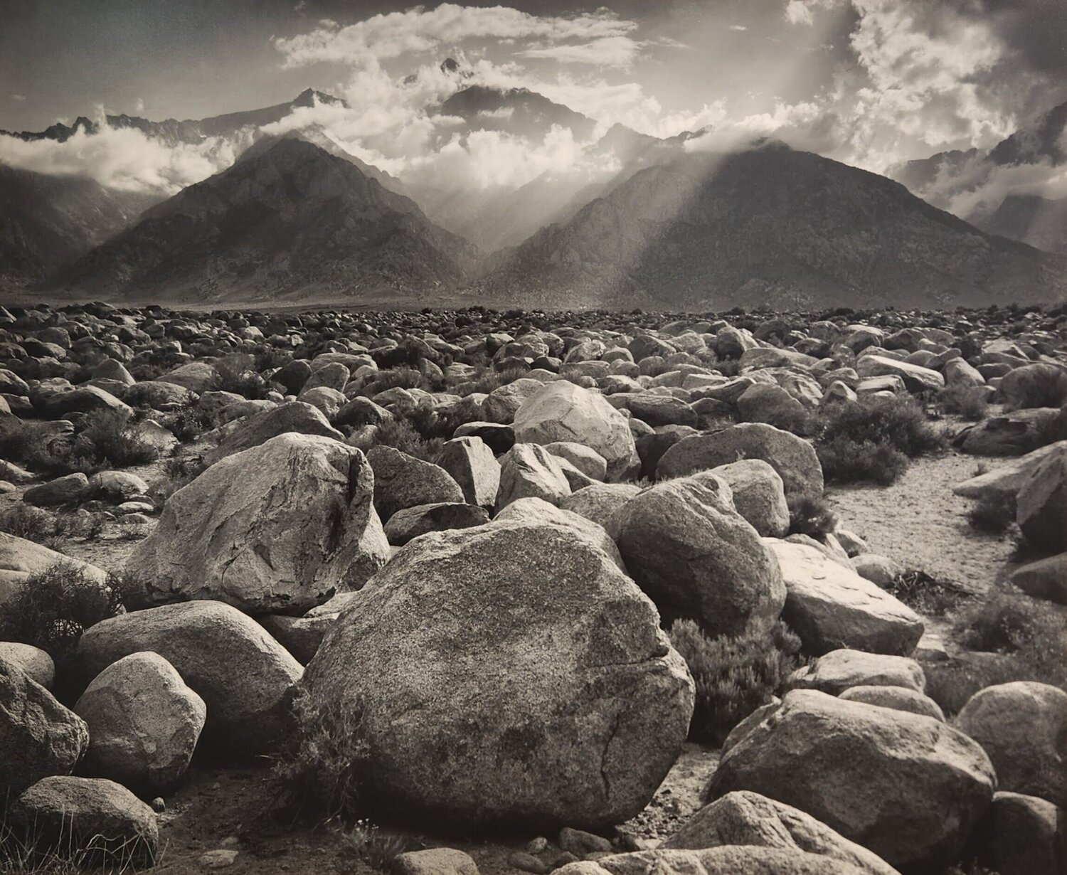 Mount Williamson Sierra Nevada from Manzanar, California Ansel Adams Fotografie zu verkaufen