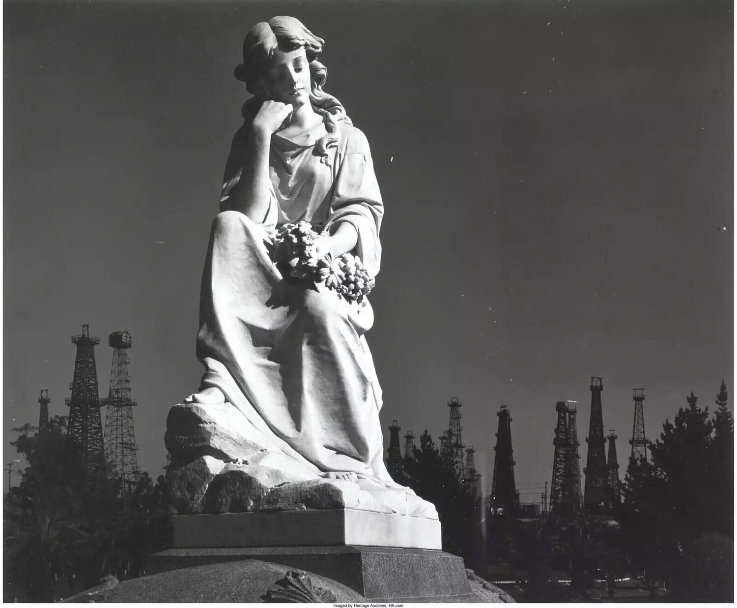 Cemetery Statue and Oil Derrick, Long Beach, CA Ansel Adams Fotografie zu verkaufen
