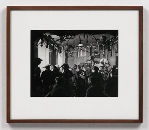 Le Bal des Quatre-Saisons (Bal des Quatre-Saisons) van Brassaï, Fotografie te koop op Singulart