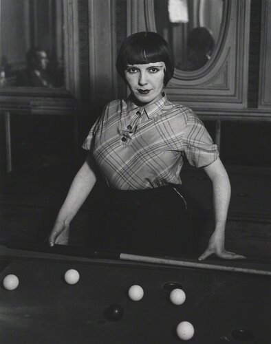 La Fille de Joie au Billard Russe, Montmartre van Brassaï, Fotografie te koop op Singulart