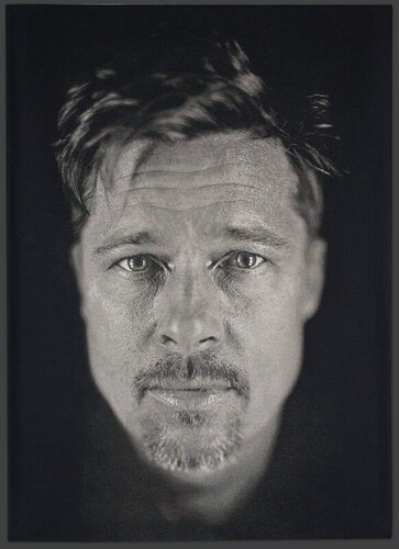 Brad van Chuck Close, Textiel te koop op Singulart