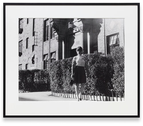 Untitled Film Still #18-A di Cindy Sherman, Fotografia in vendita su Singulart