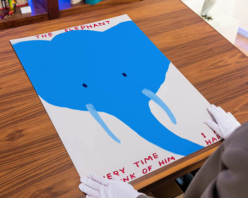 The Elephant Every Time I Think of Him I Am Happy (2023) di David Shrigley, Stampa in vendita su Singulart