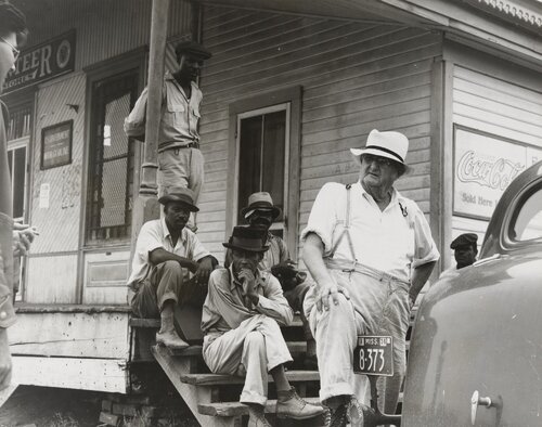 Plantation Owner, Mississippi Delta, Near Clarksdale, Mississippi di Dorothea Lange, Fotografia in vendita su Singulart