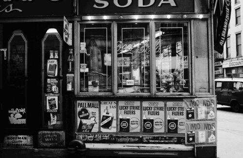 Empty New York III de Duane Michals, Impresión a la venta en Singulart