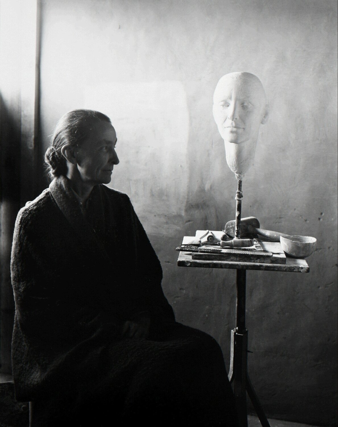 Georgia O'Keeffe with Bust by Mary Callery, Ghost Ranch Eliot Porter