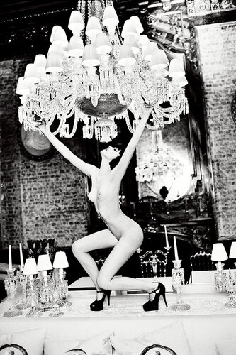Invitation Only, Paris van Ellen von Unwerth, Fotografie te koop op Singulart