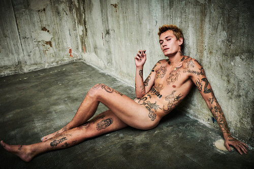 Second Skin, Anton Thiemke, Milan van Ellen von Unwerth, Fotografie te koop op Singulart