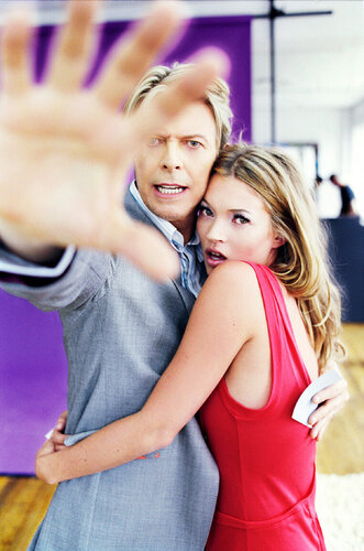 David Bowie and Kate Moss van Ellen von Unwerth, Fotografie te koop op Singulart