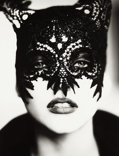 The Mask, Nadja Auermann van Ellen von Unwerth, Fotografie te koop op Singulart