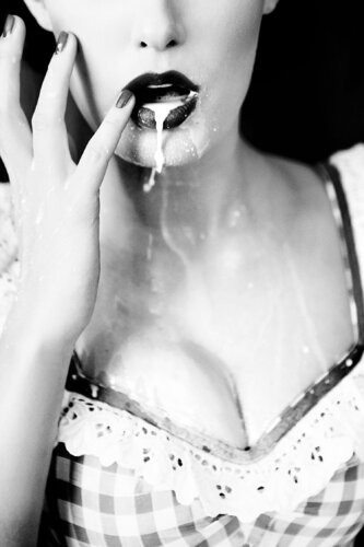 Thirsty, from the Heimat Series van Ellen von Unwerth, Fotografie te koop op Singulart