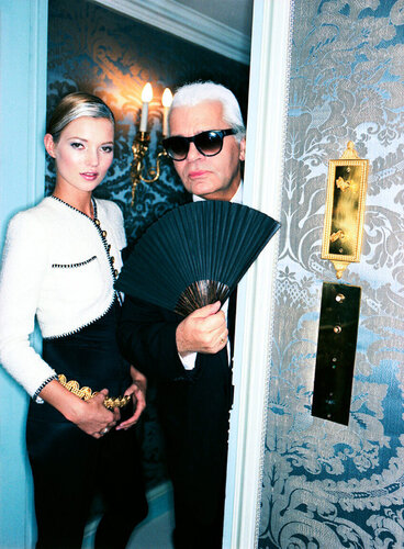 Kate Moss and Karl Lagerfeld, Paris van Ellen von Unwerth, Fotografie te koop op Singulart