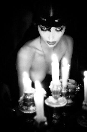 From the Story of Olga I van Ellen von Unwerth, Fotografie te koop op Singulart