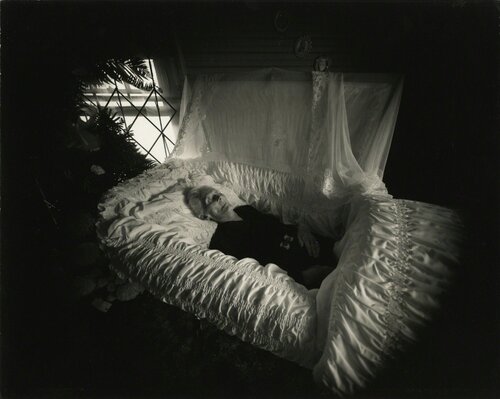 Rennie Booher, Danville, Virginia by Emmet Gowin, 사진 for Sale on Singulart