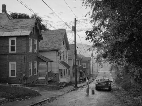 Morningside Home for Women di Gregory Crewdson, Fotografia in vendita su Singulart