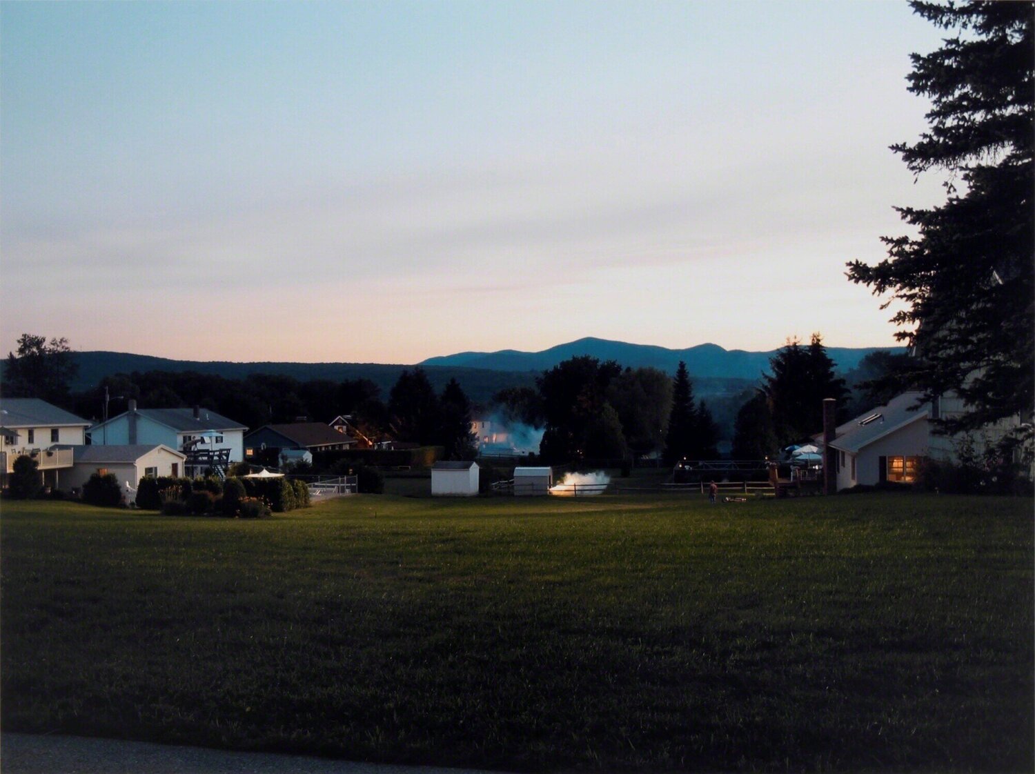 Production Still (Brightview #2) Gregory Crewdson Fotografia in vendita