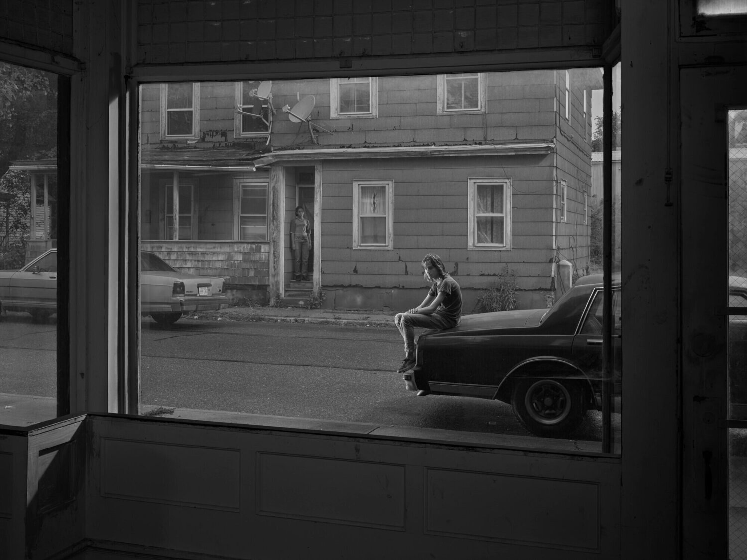 The Storefront Window Gregory Crewdson Fotografia in vendita