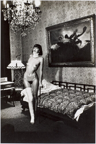 Jenny Kapitan, Pension Dorian Berlin van Helmut Newton, Fotografie te koop op Singulart