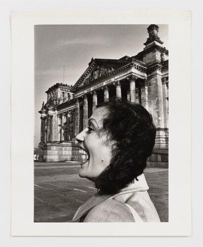 Reichstag, Berlin van Helmut Newton, Fotografie te koop op Singulart
